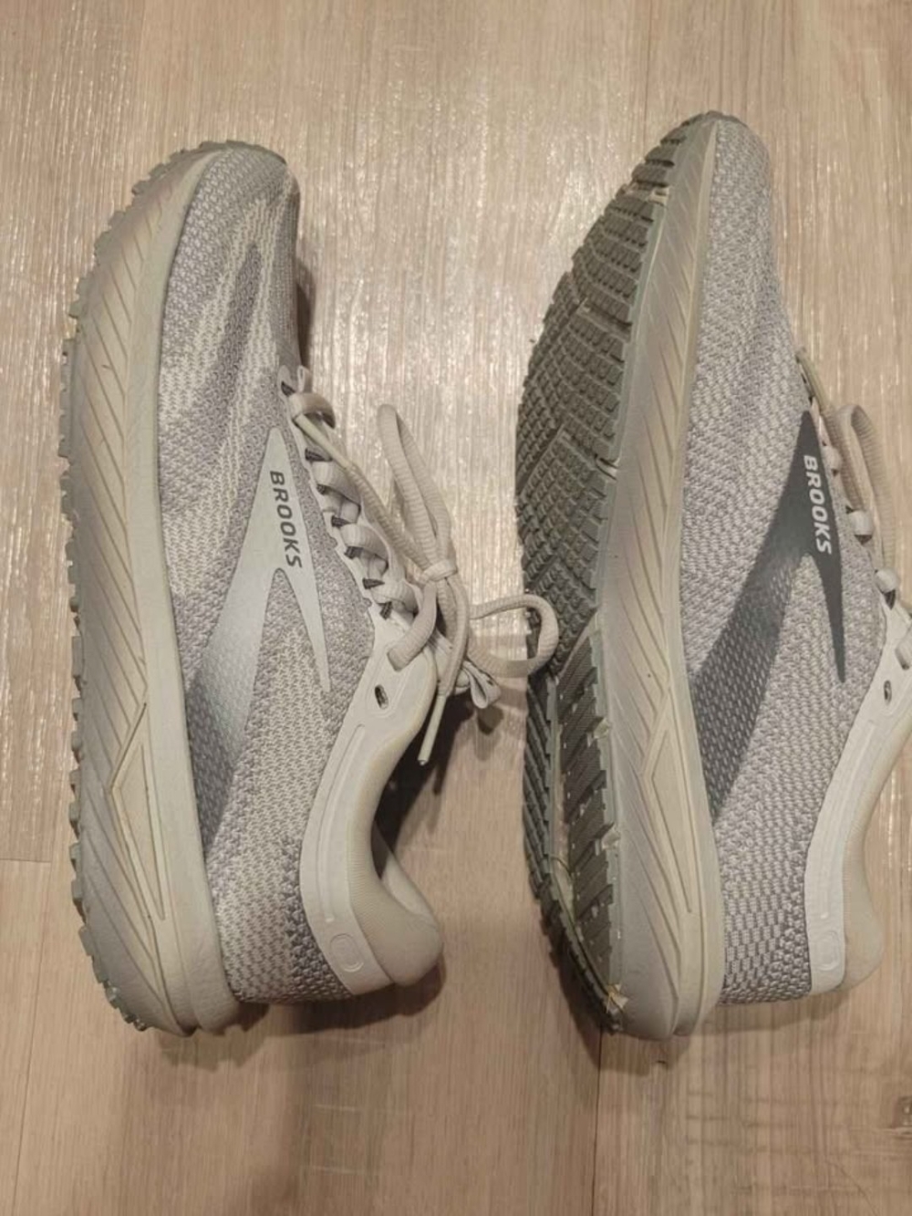 Brooks Lightweight Neutral Running Shoes - Light Gray